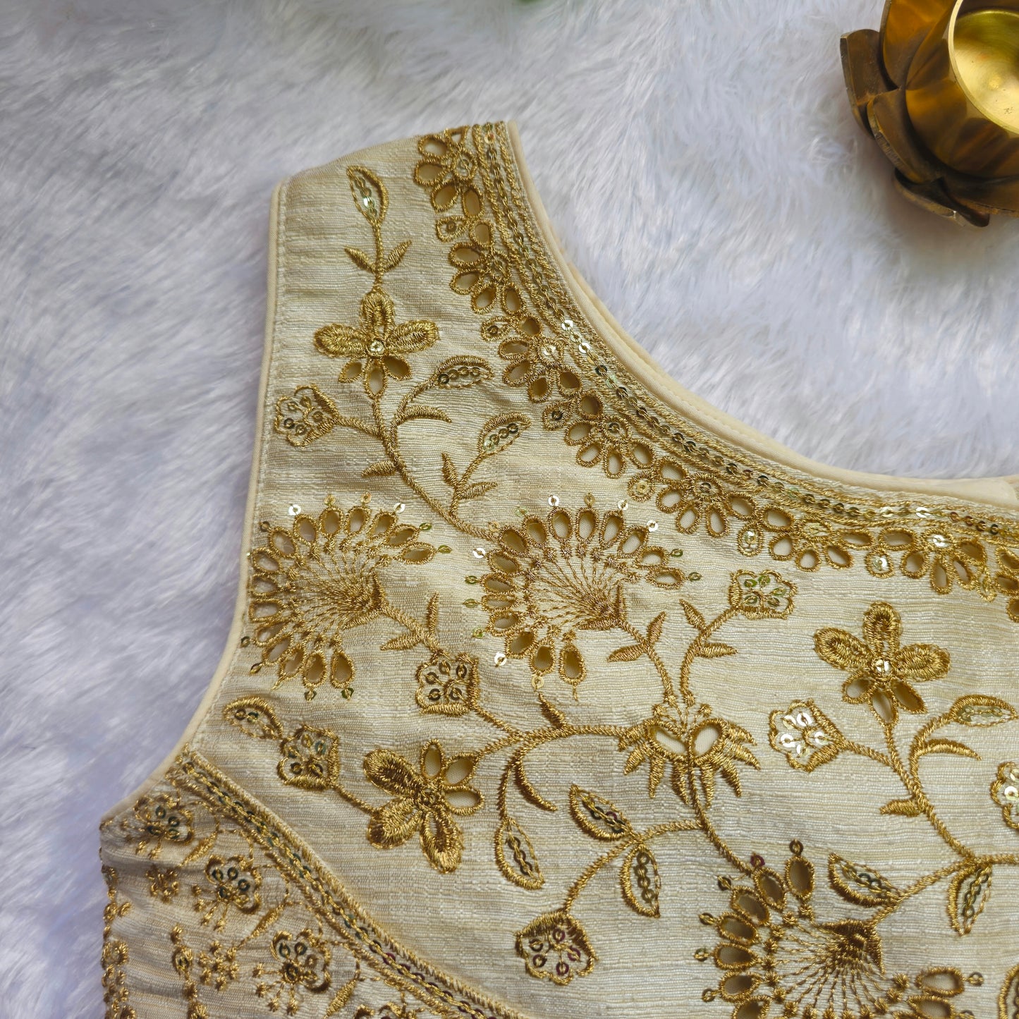Off White Raw Silk Embroidery Sleeveless Blouse(attachable sleeves)