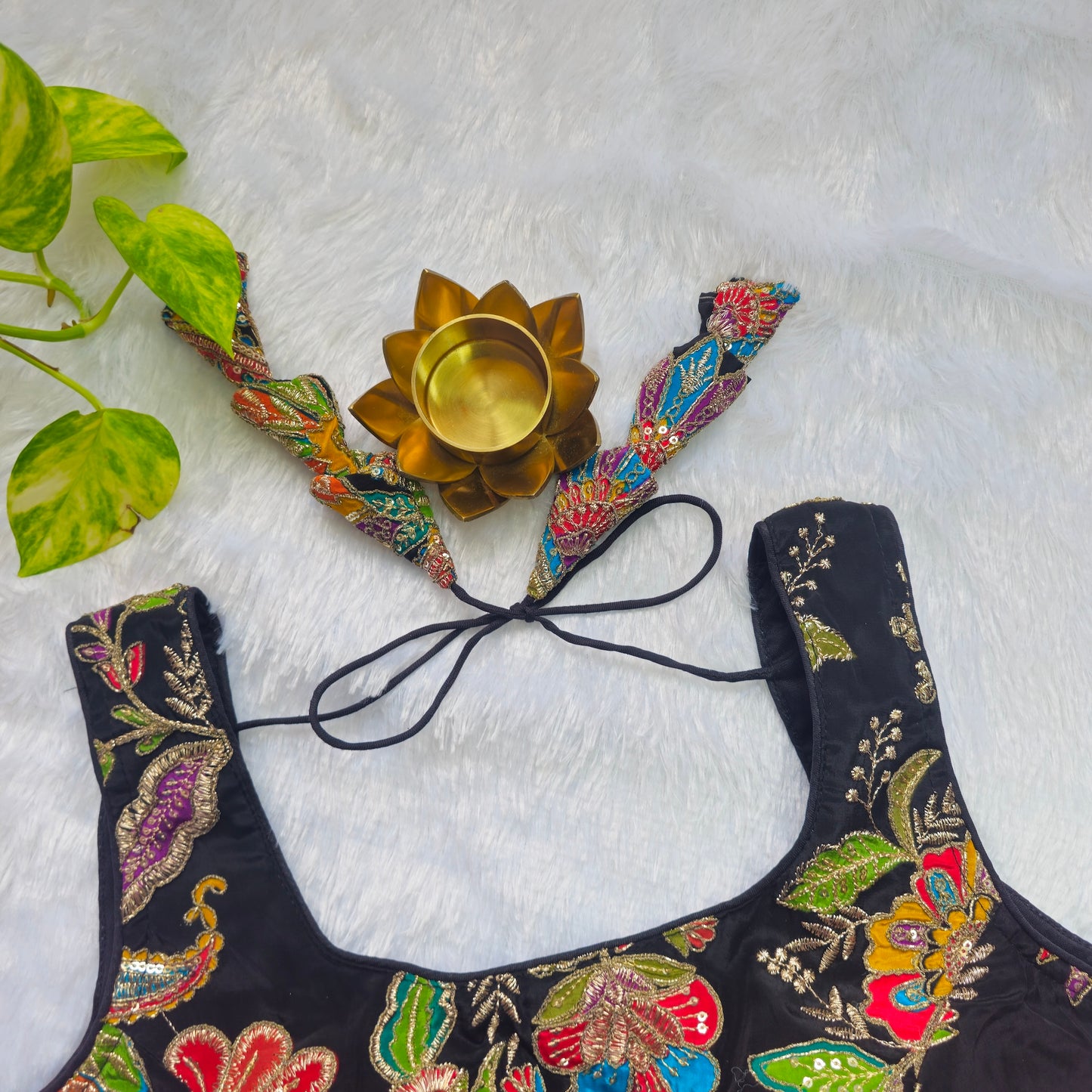 Black Crepe Kalamkari Sleeveless Blouse(attachable sleeves)