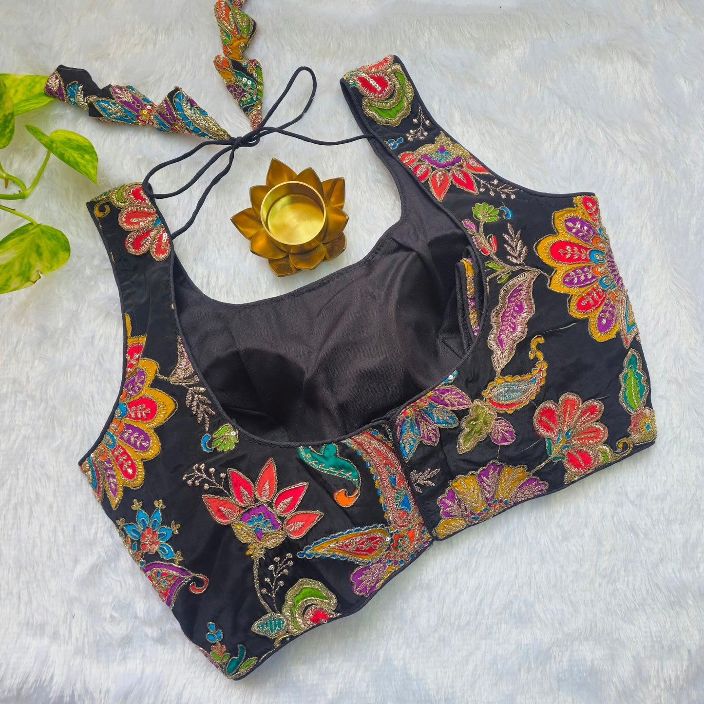 Black Crepe Kalamkari Sleeveless Blouse(attachable sleeves)