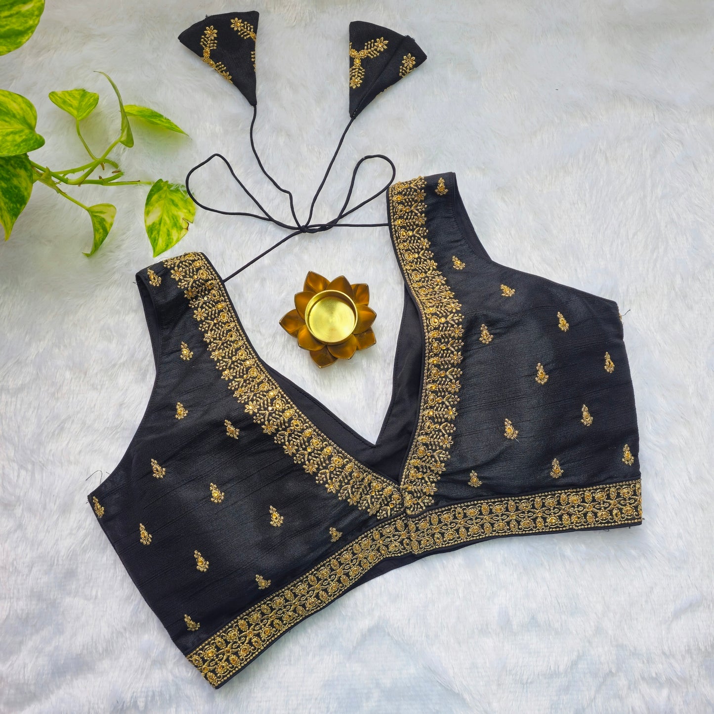 Black Raw Silk Embroidery Sleeveless Blouse(attachable sleeves)