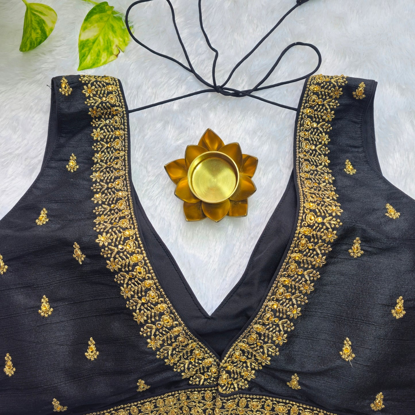 Black Raw Silk Embroidery Sleeveless Blouse(attachable sleeves)