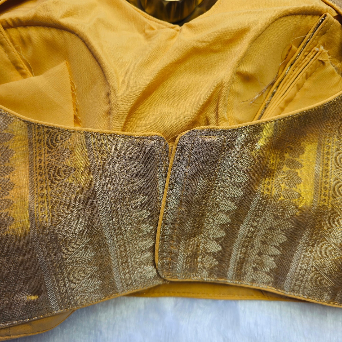 Yellowish Gold Tissue Sleeveless Blouse(Attachable Sleeves)