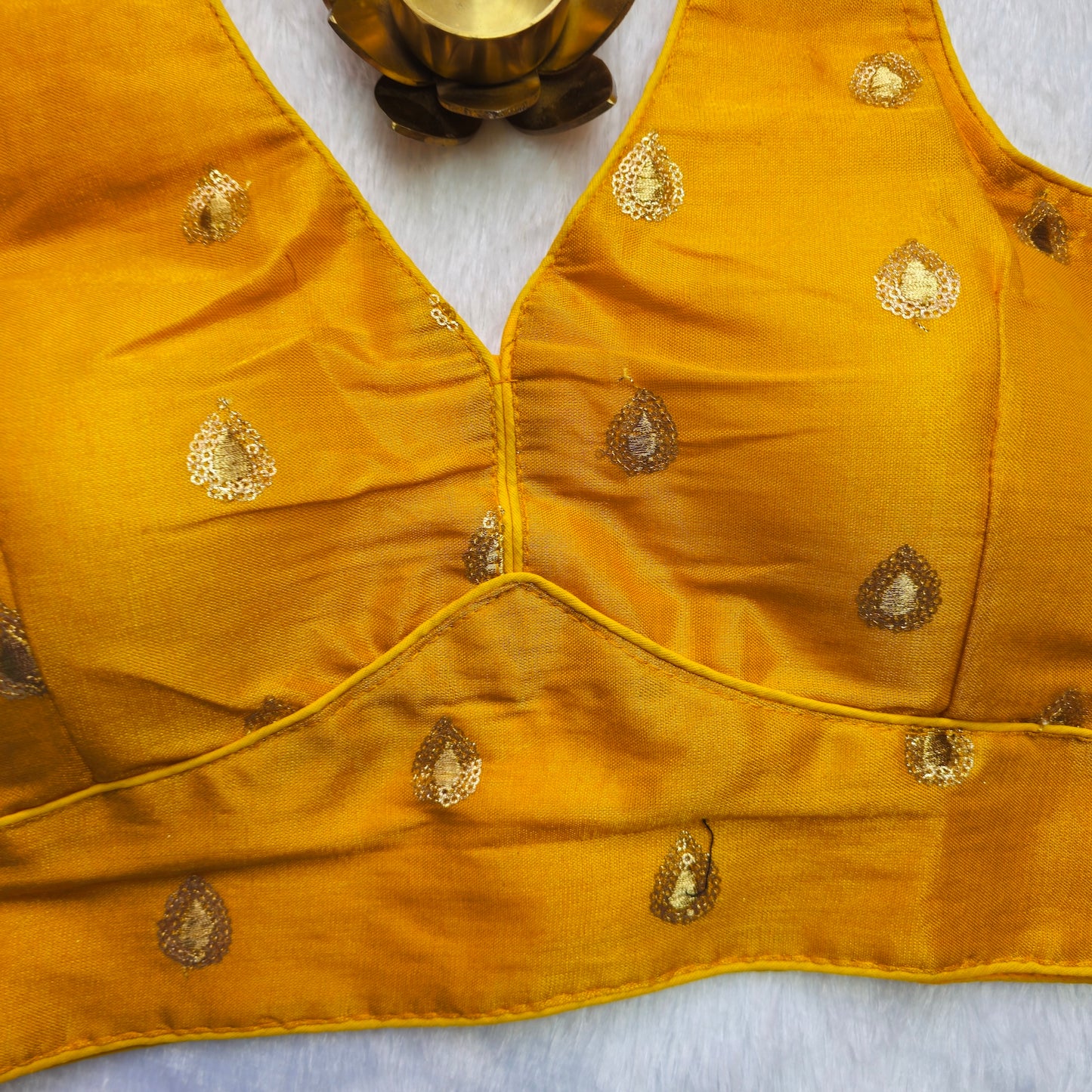 Yellowish Gold Tissue Sleeveless Blouse(Attachable Sleeves)